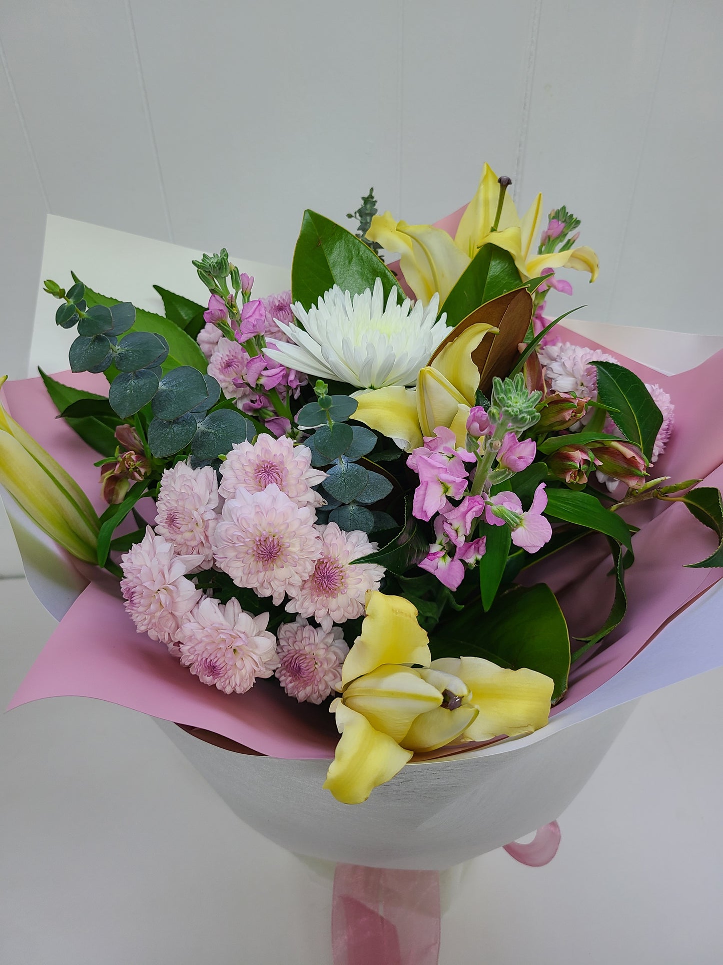 Pastel Portable Vase Arrangement