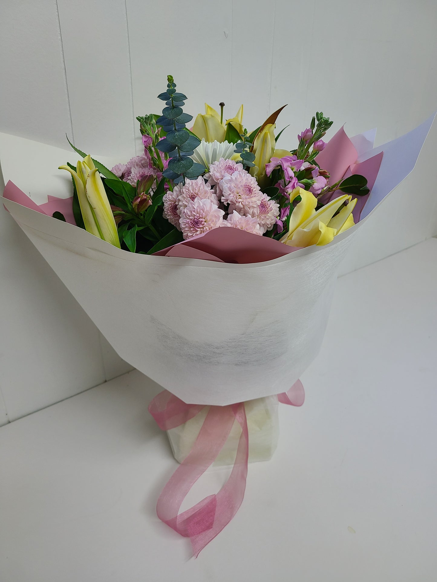 Pastel Portable Vase Arrangement